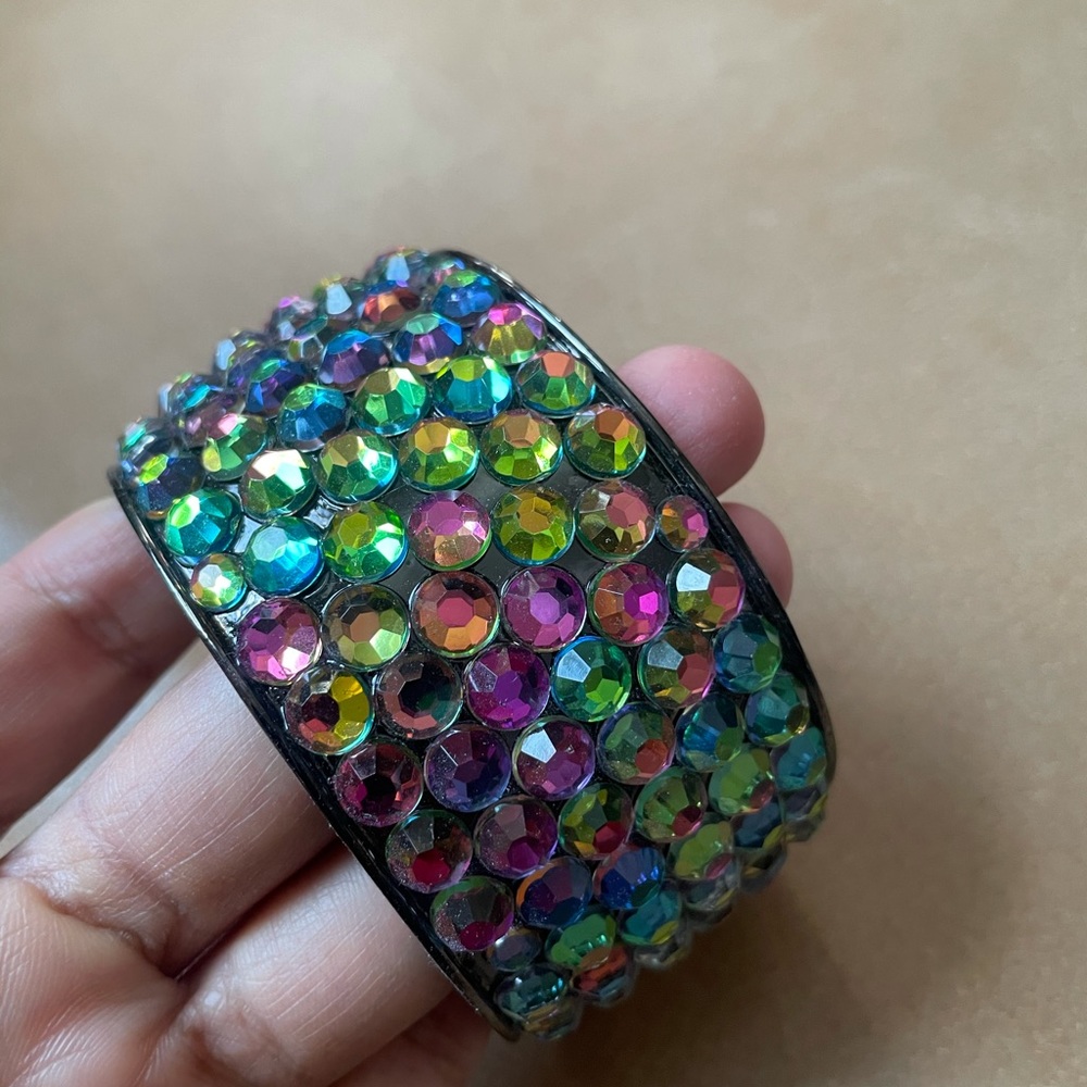Glam rainbow rhinestone bangle - Picture 4 of 7